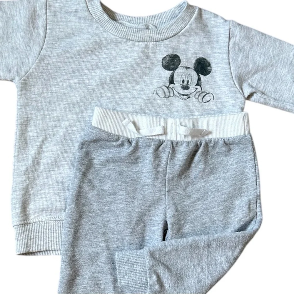 Disney Mickey Mouse Modern Baby Boy Sweatshirt and Carter’s Joggers Sweat Set